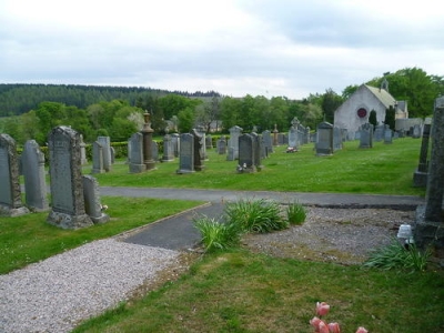 Cushnie Kirkyard